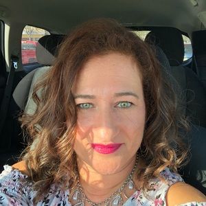 Meet your Posher, Sonia